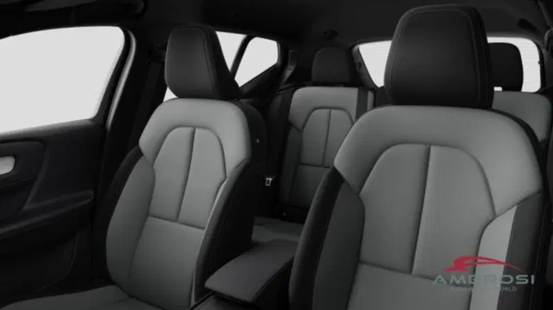 Volvo XC40 nuova a Perugia (9)