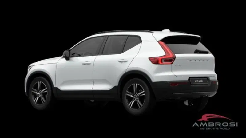 Volvo XC40 nuova a Perugia (3)