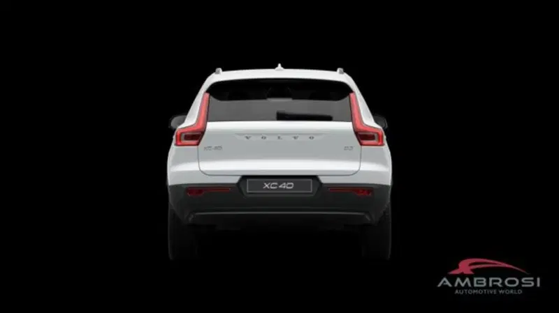 Volvo XC40 nuova a Perugia (4)