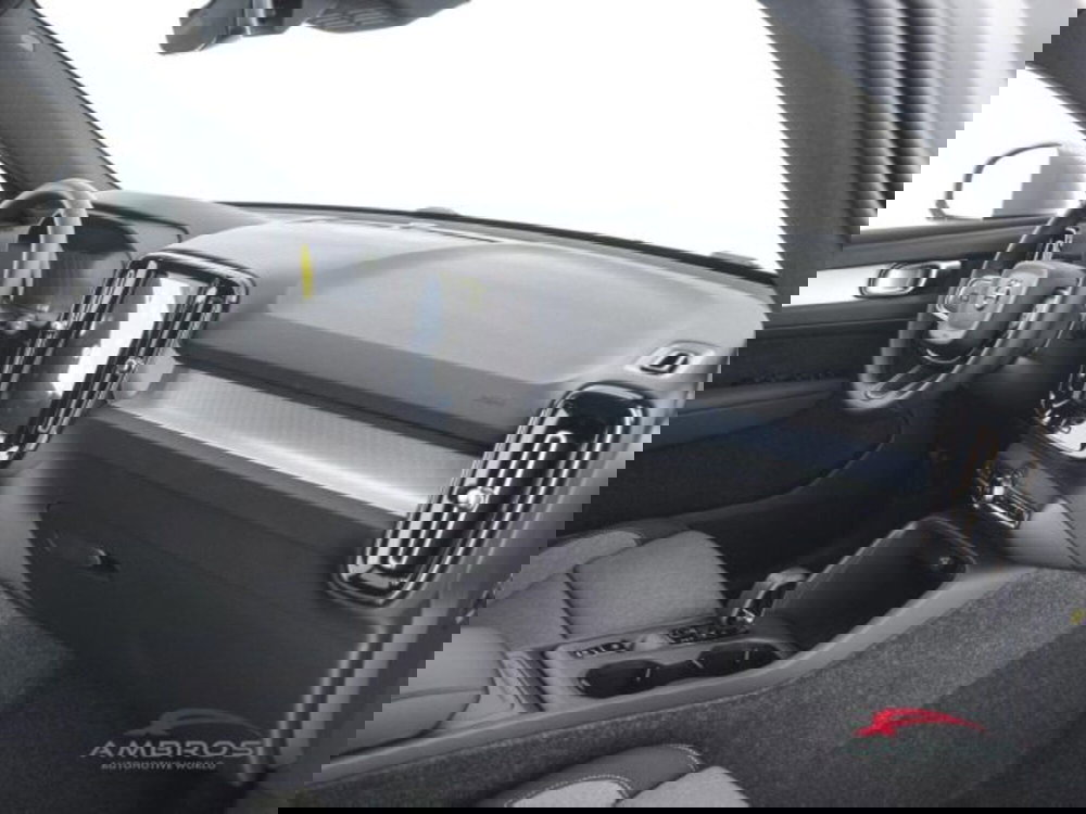 Volvo XC40 nuova a Perugia (12)