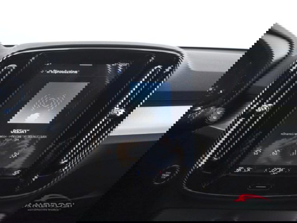 Volvo XC40 nuova a Perugia (13)