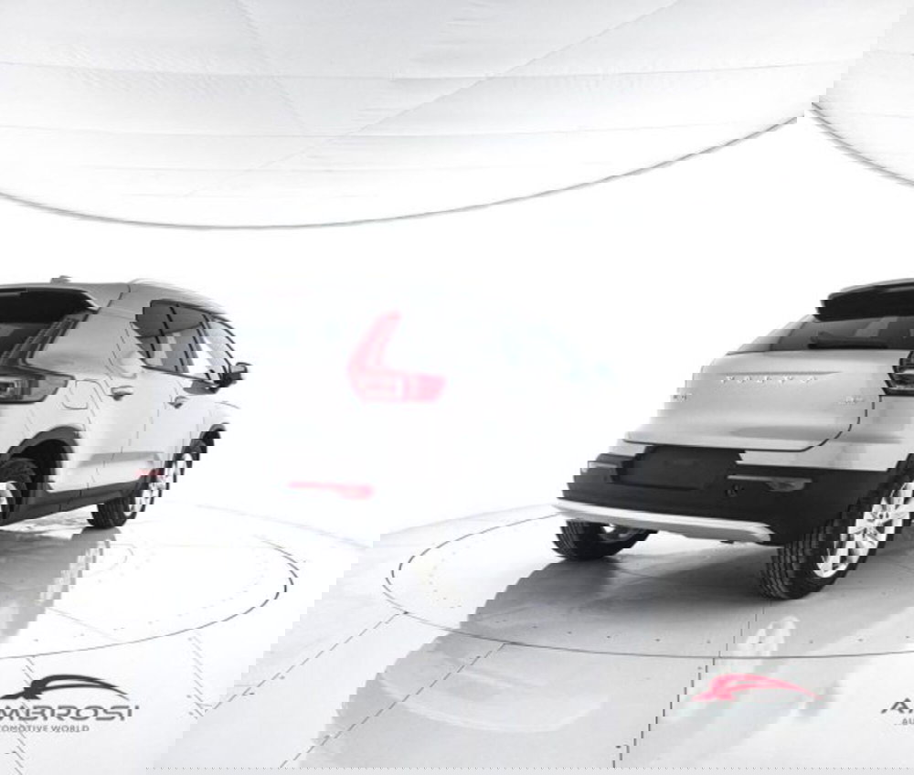 Volvo XC40 nuova a Perugia (3)