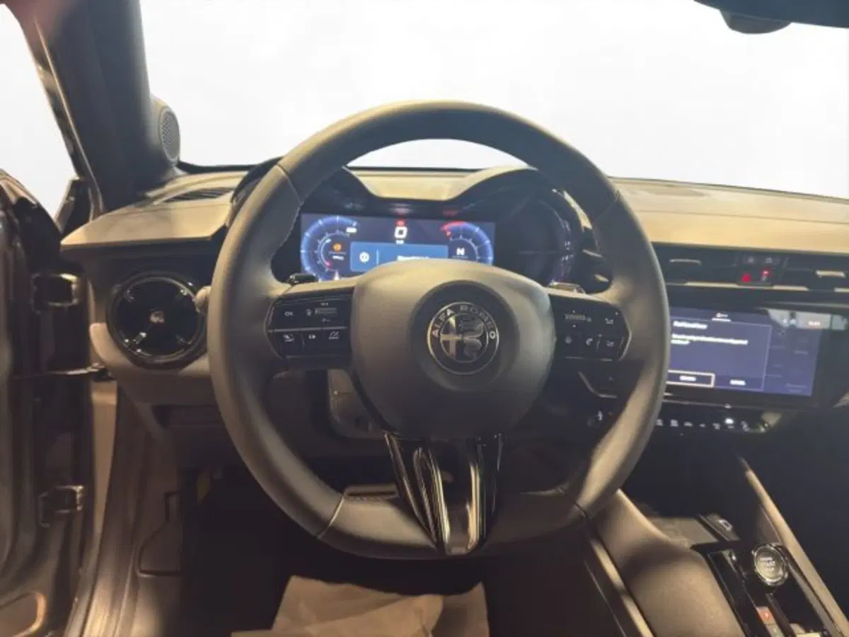 Alfa Romeo Junior nuova a Perugia (10)