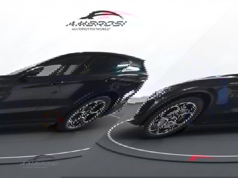 Alfa Romeo Stelvio nuova a Perugia (6)