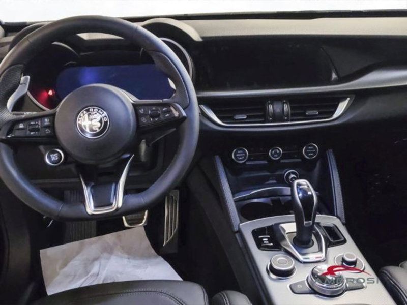 Alfa Romeo Stelvio nuova a Perugia (14)