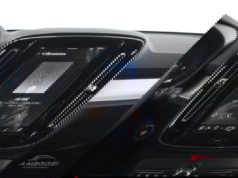 Volvo XC40 nuova a Perugia (13)