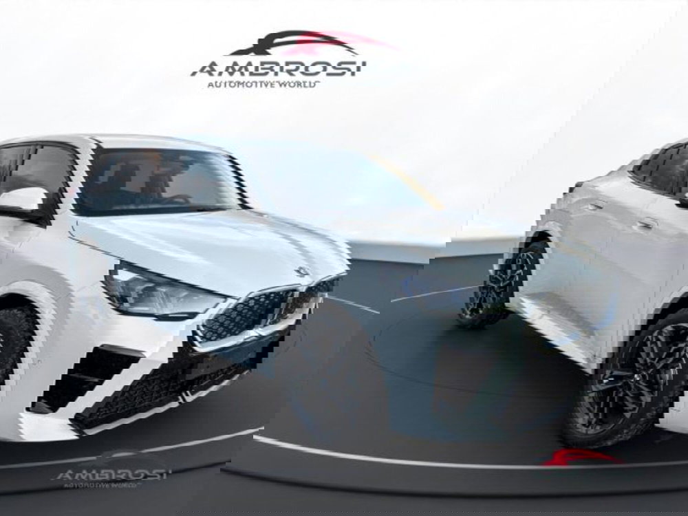 BMW iX2 nuova a Perugia (2)