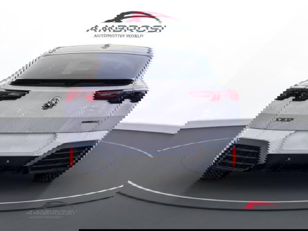 BMW iX2 nuova a Perugia (8)