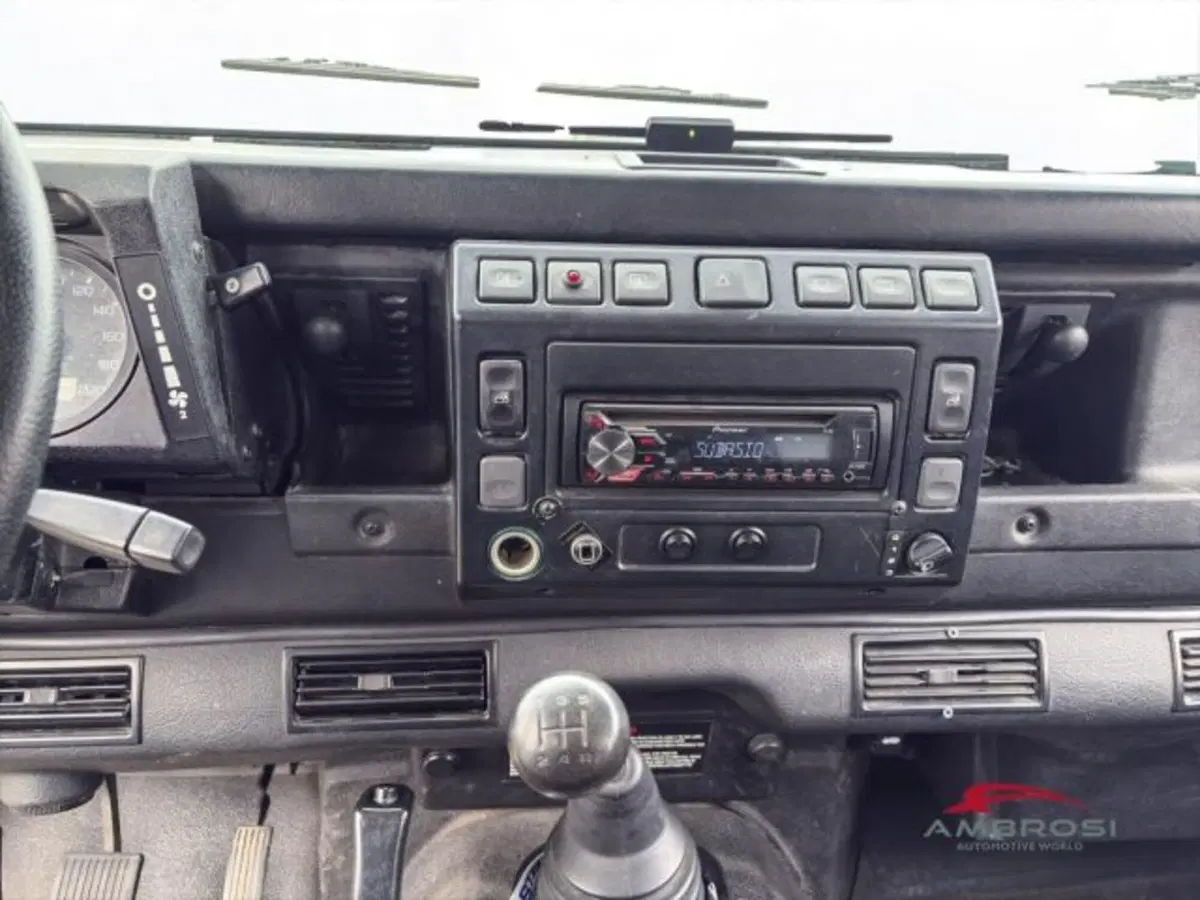 Land Rover Defender usata a Perugia (14)