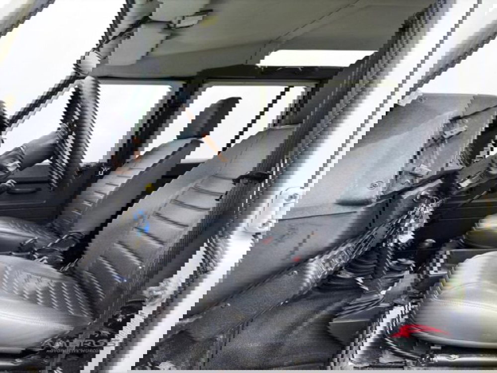 Land Rover Defender usata a Perugia (9)