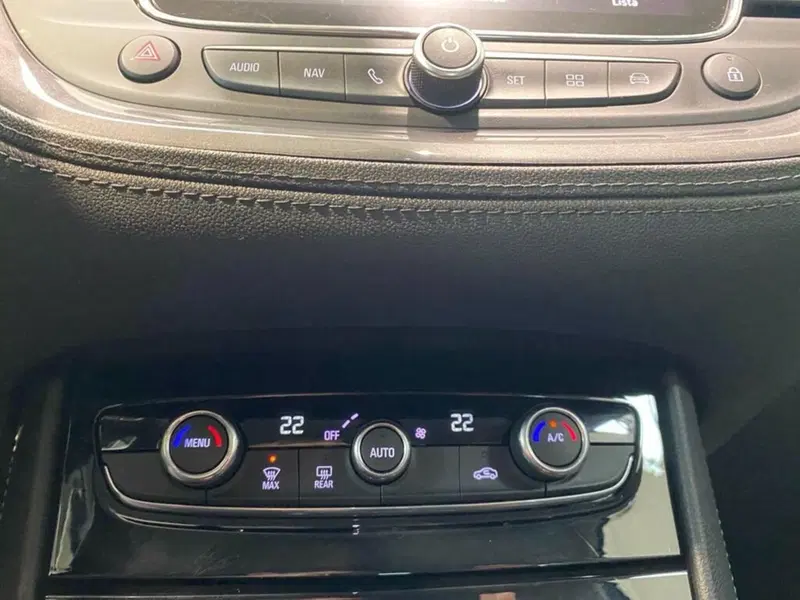 Opel Grandland X usata a Torino (11)
