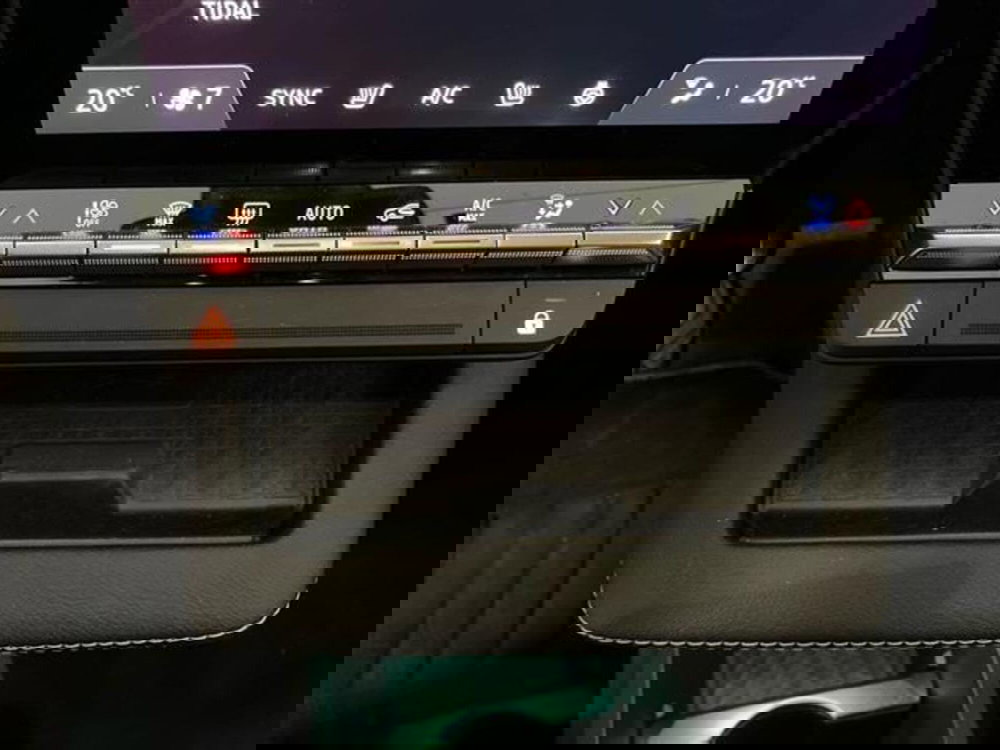 Renault Megane E-Tech Electric usata a Como (20)