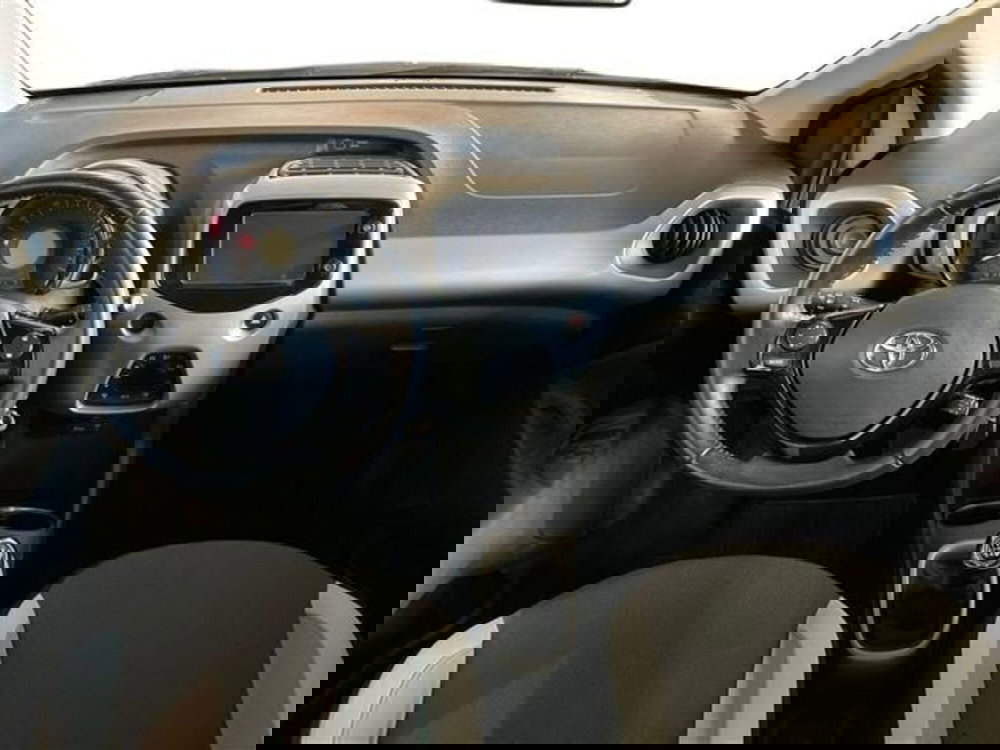 Toyota Aygo usata a Como (8)