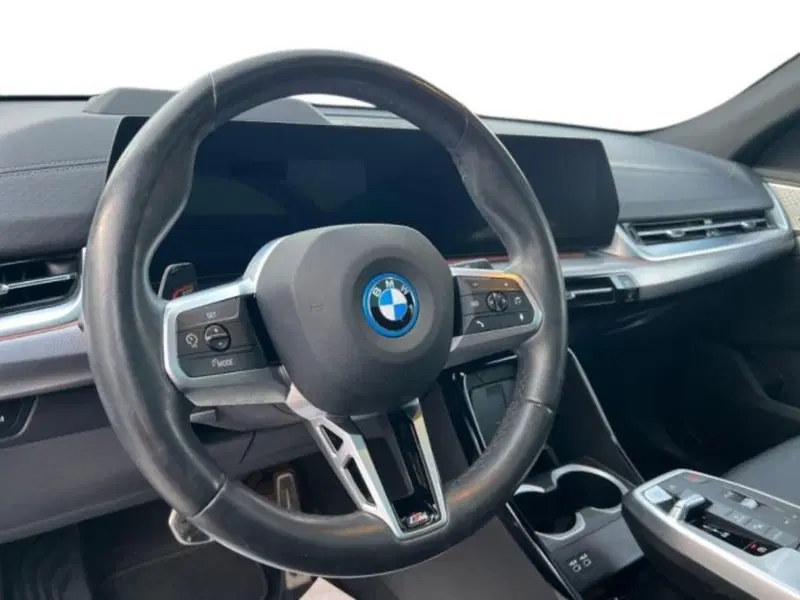 BMW iX2 usata a Lecce (12)