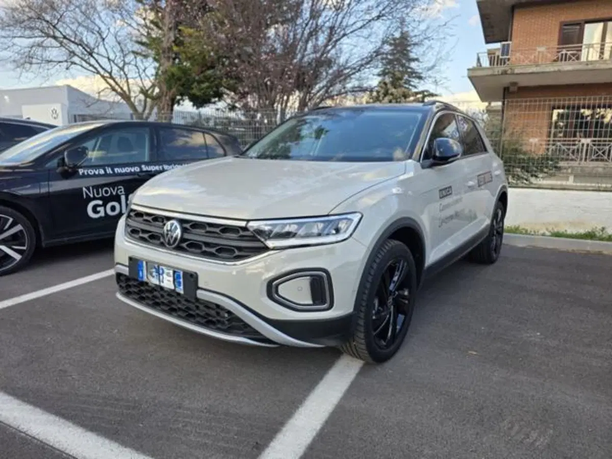 Volkswagen T-Roc nuova a Napoli
