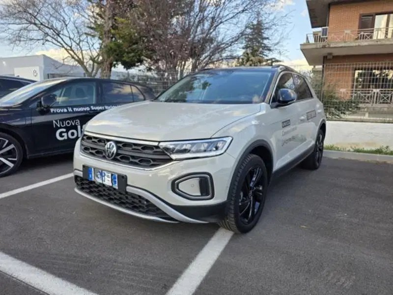 Volkswagen T-Roc nuova a Napoli