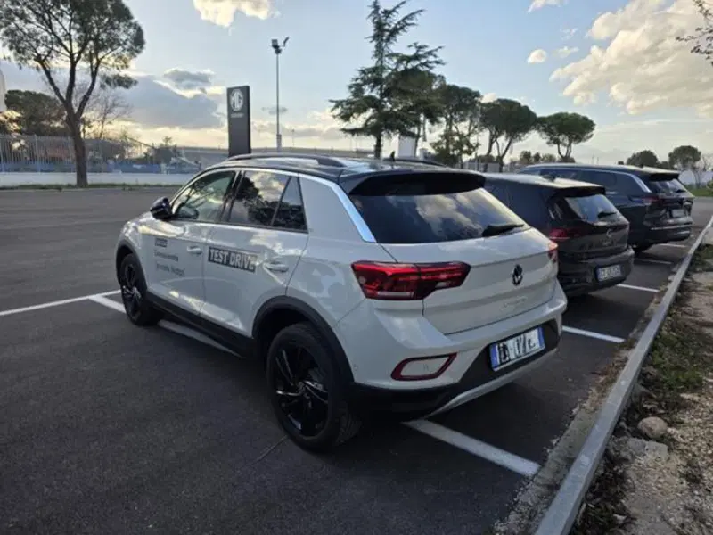 Volkswagen T-Roc nuova a Napoli (3)