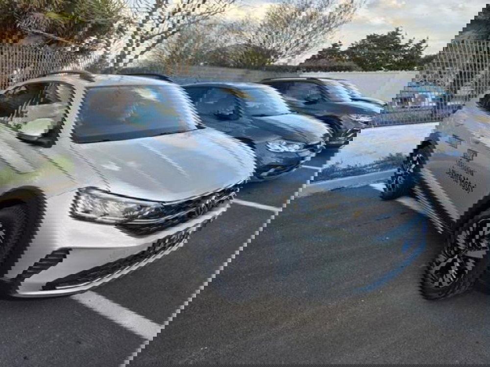 Volkswagen Taigo nuova a Napoli (2)