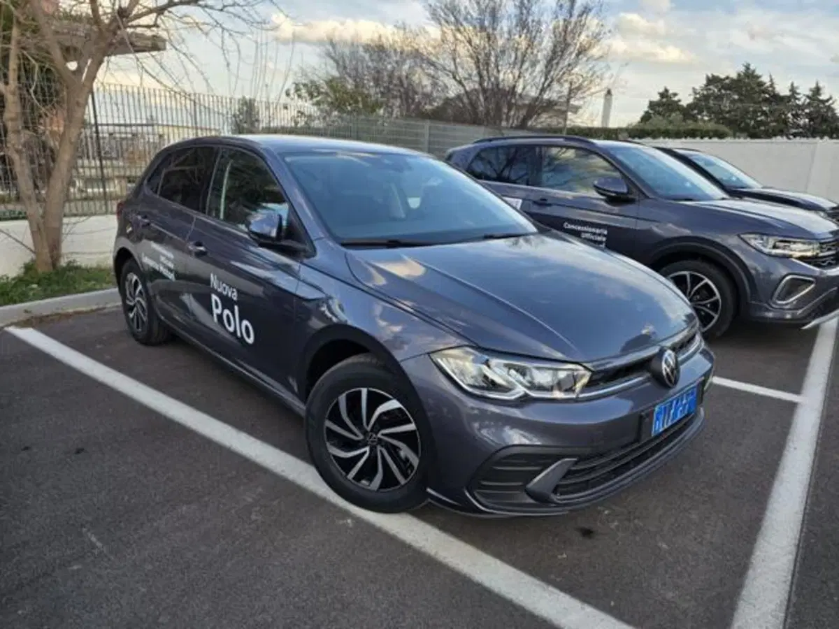 Volkswagen Polo nuova a Napoli (2)