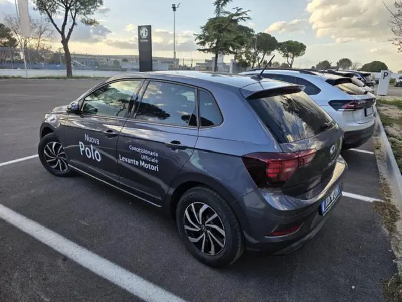 Volkswagen Polo nuova a Napoli (3)