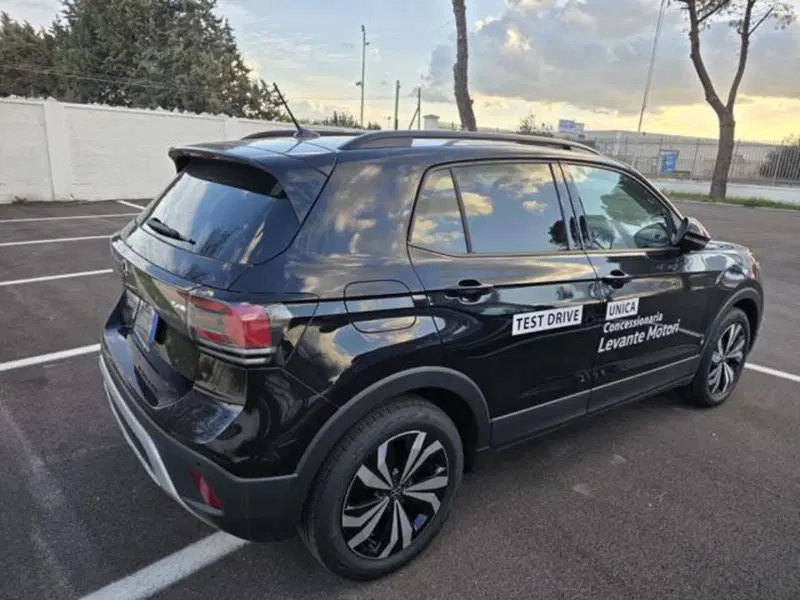 Volkswagen T-Cross nuova a Napoli (4)