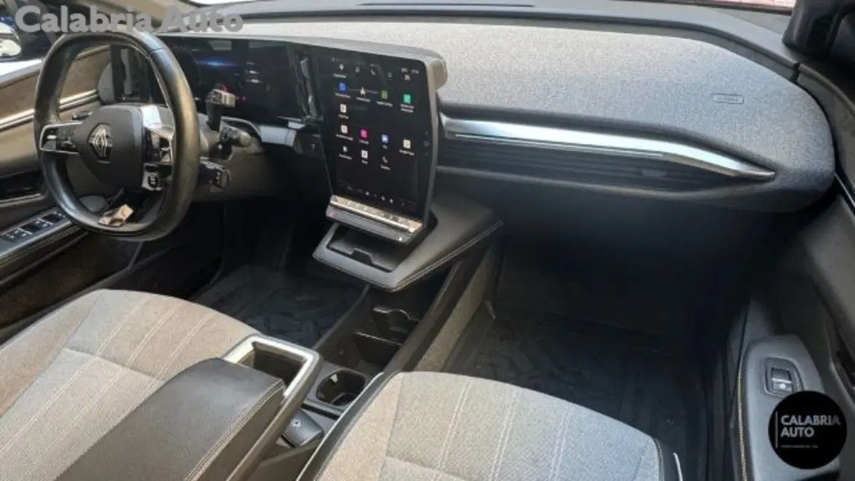 Renault Megane E-Tech Electric usata a Reggio Calabria (10)