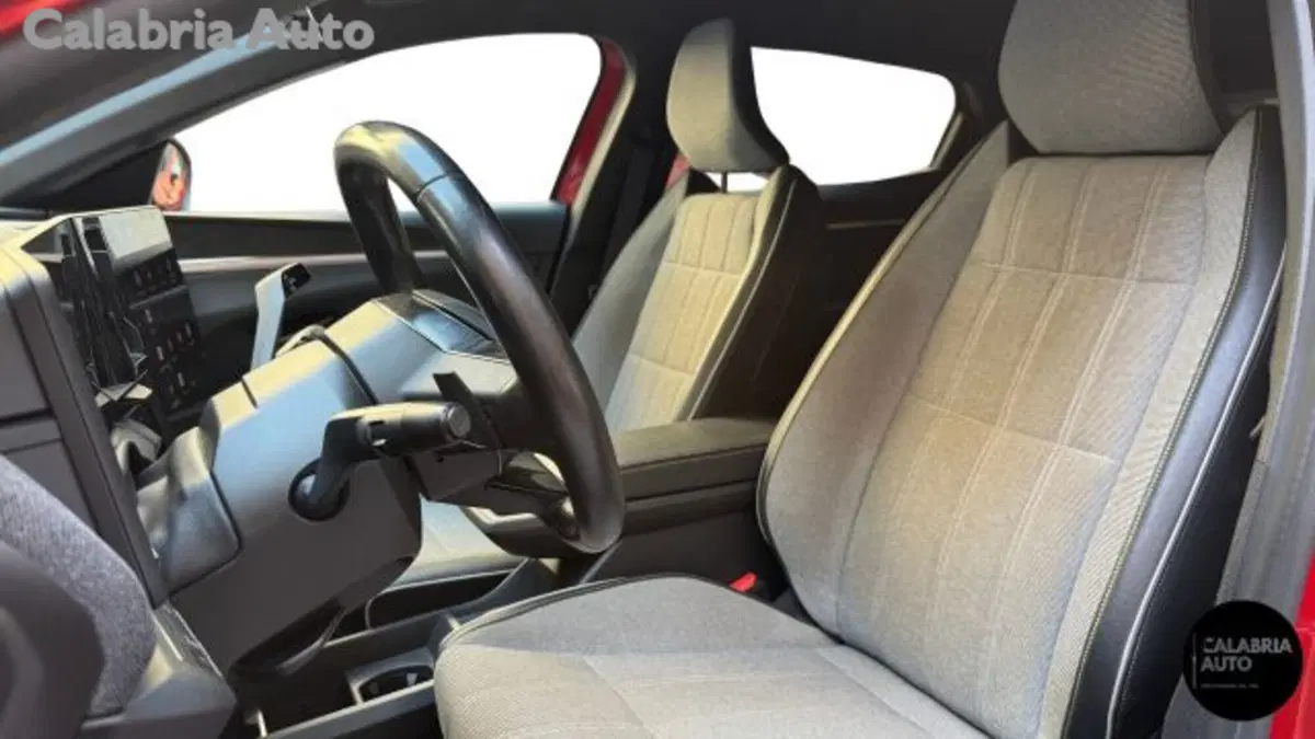 Renault Megane E-Tech Electric usata a Reggio Calabria (11)