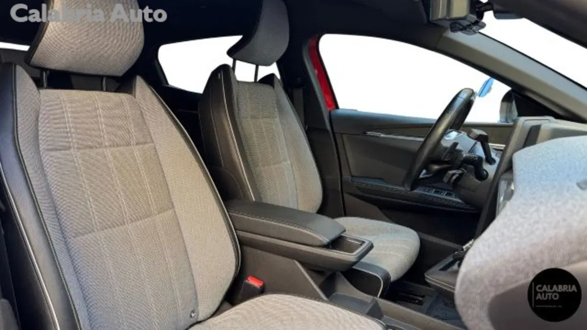 Renault Megane E-Tech Electric usata a Reggio Calabria (12)