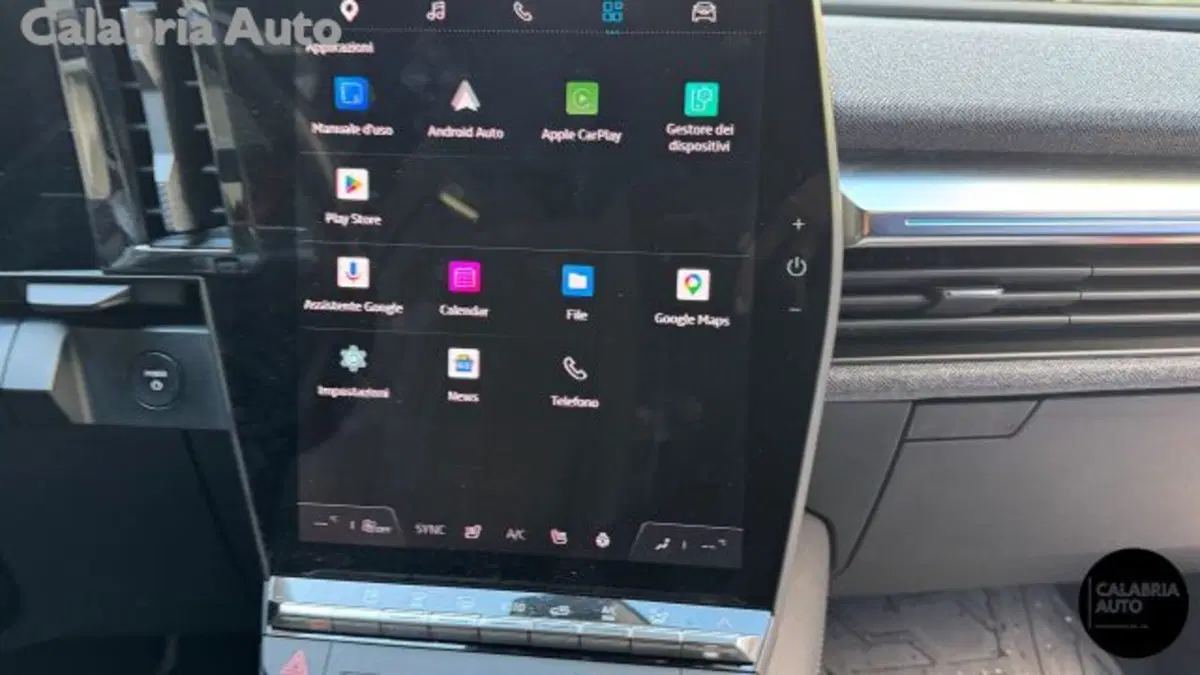 Renault Megane E-Tech Electric usata a Reggio Calabria (17)
