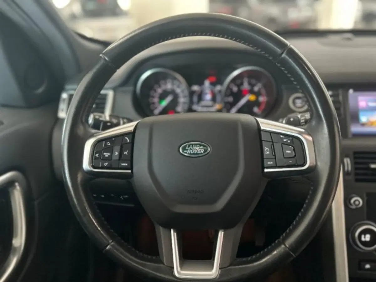 Land Rover Discovery Sport usata a Modena (10)