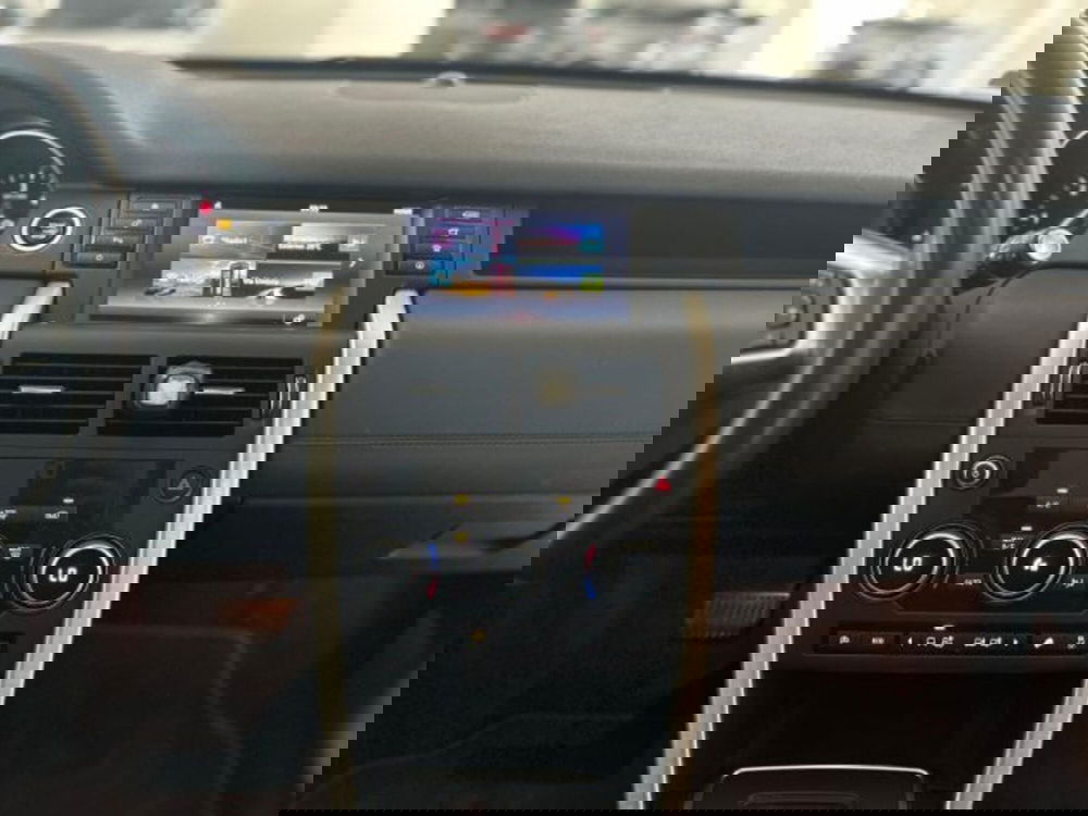 Land Rover Discovery Sport usata a Modena (9)
