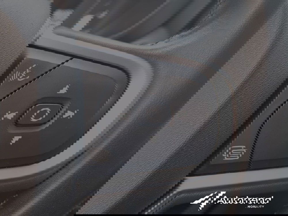 Volvo XC60 usata a Bari (11)