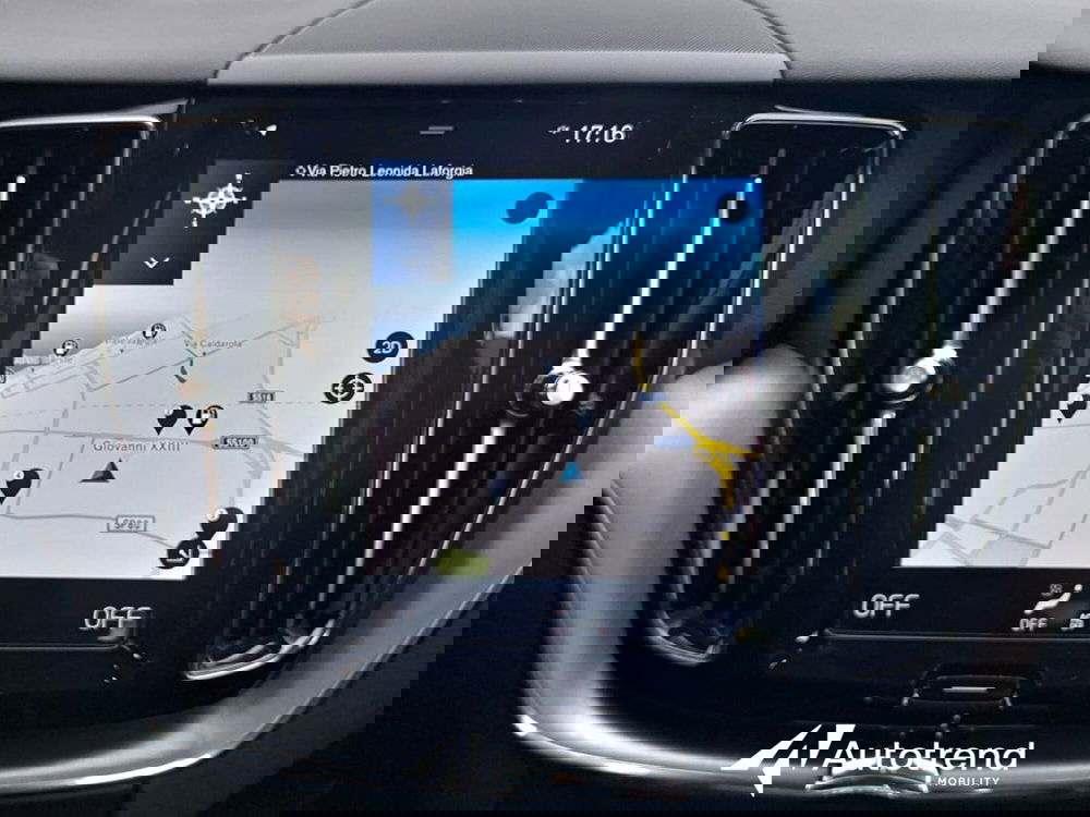 Volvo XC60 usata a Bari (13)