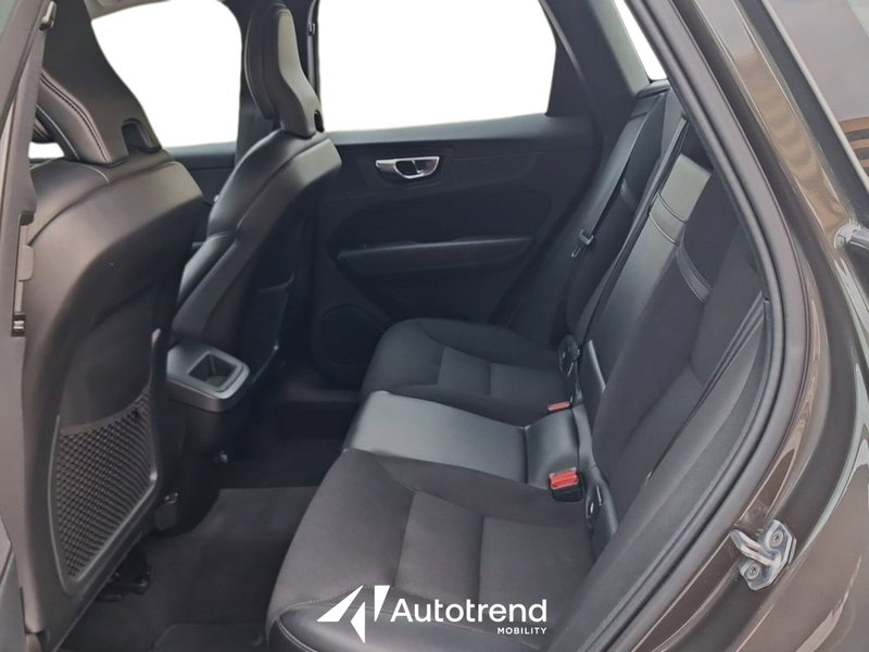Volvo XC60 usata a Bari (14)