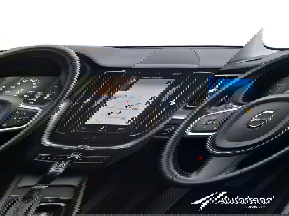 Volvo XC60 usata a Bari (9)