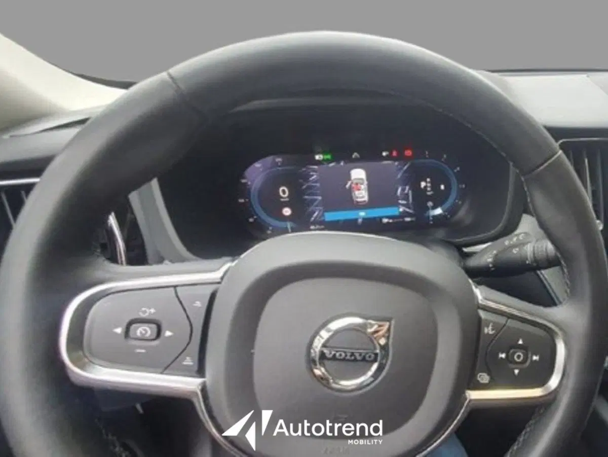 Volvo XC60 usata a Bari (17)