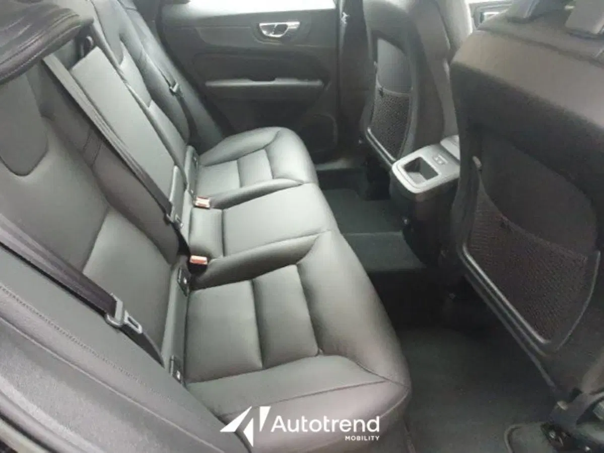 Volvo XC60 usata a Bari (19)