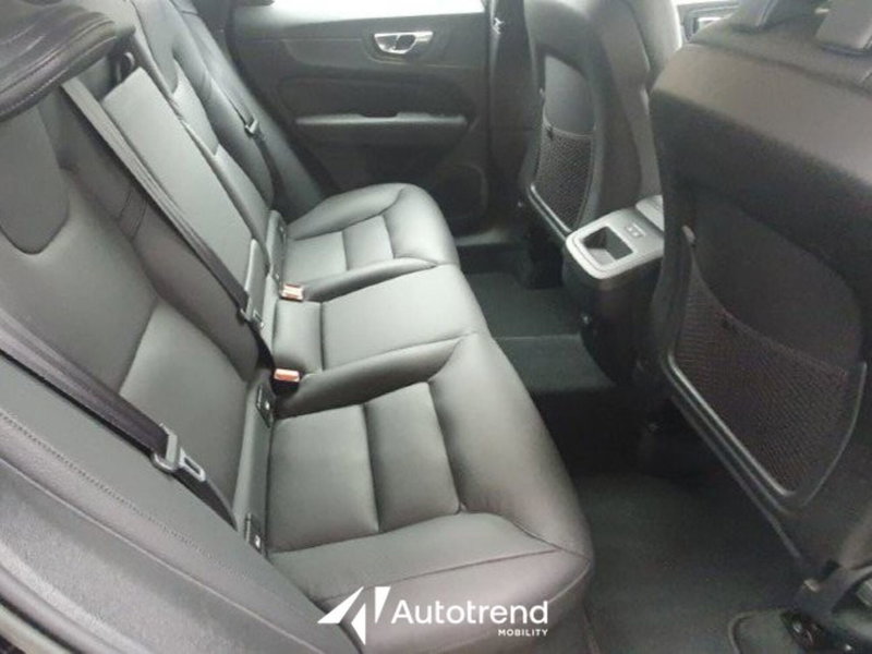 Volvo XC60 usata a Bari (19)