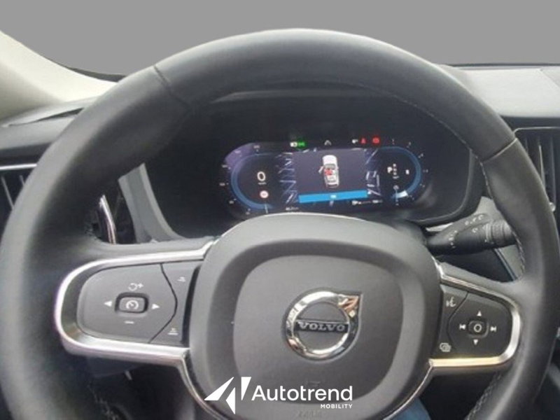 Volvo XC60 usata a Bari (7)