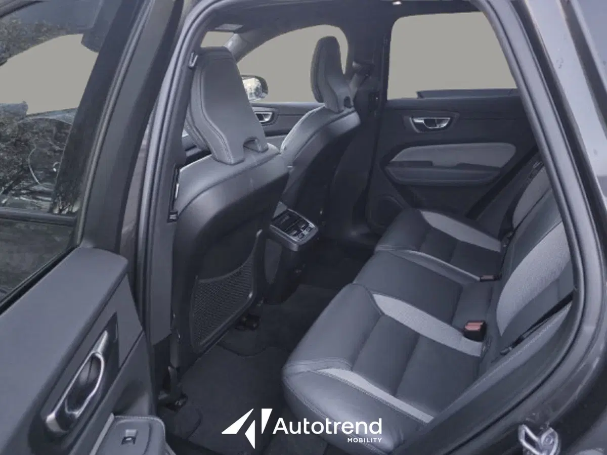 Volvo XC60 usata a Bari (8)