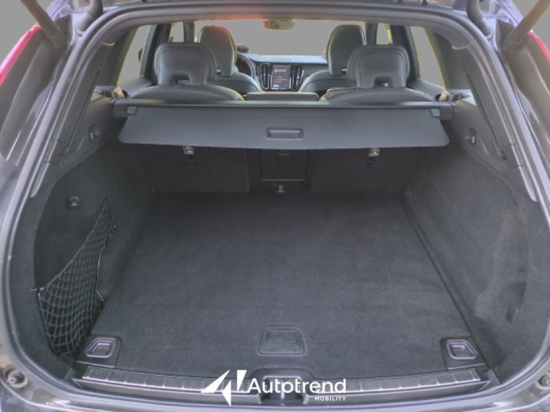 Volvo XC60 usata a Bari (9)