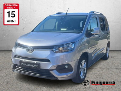 Toyota Proace City Verso City Verso 1.2P 110cv S&amp;S L1 D Lounge del 2021 usata a Osnago