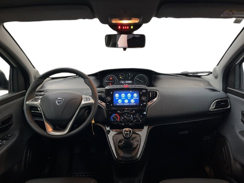 Lancia Ypsilon usata a Torino (10)