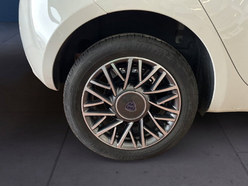 Lancia Ypsilon usata a Torino (7)