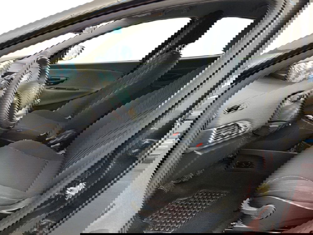 Lancia Ypsilon usata a Torino (10)