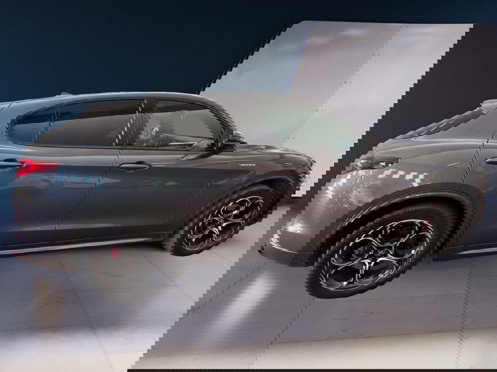 Alfa Romeo Stelvio usata a Torino (4)