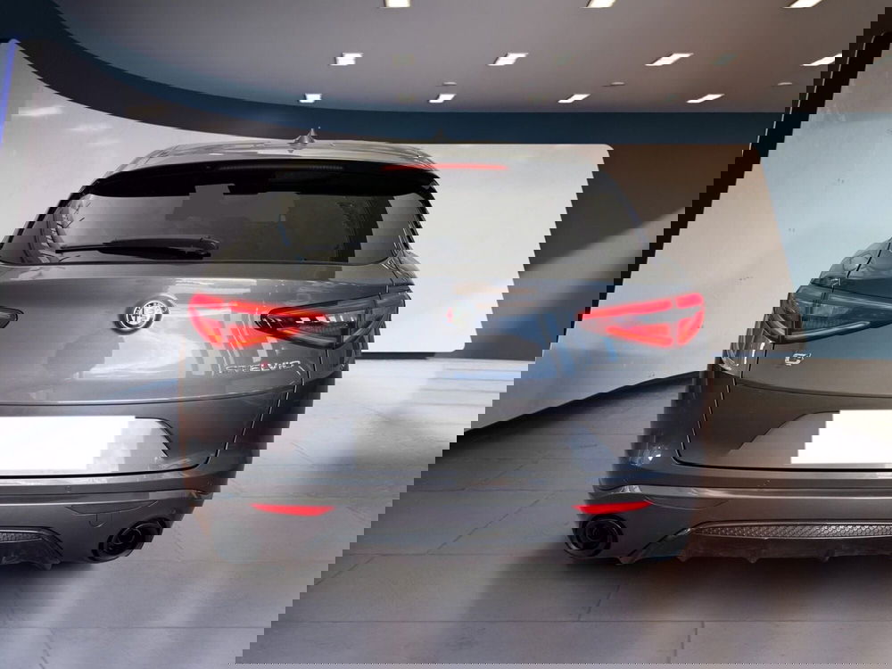 Alfa Romeo Stelvio usata a Torino (5)