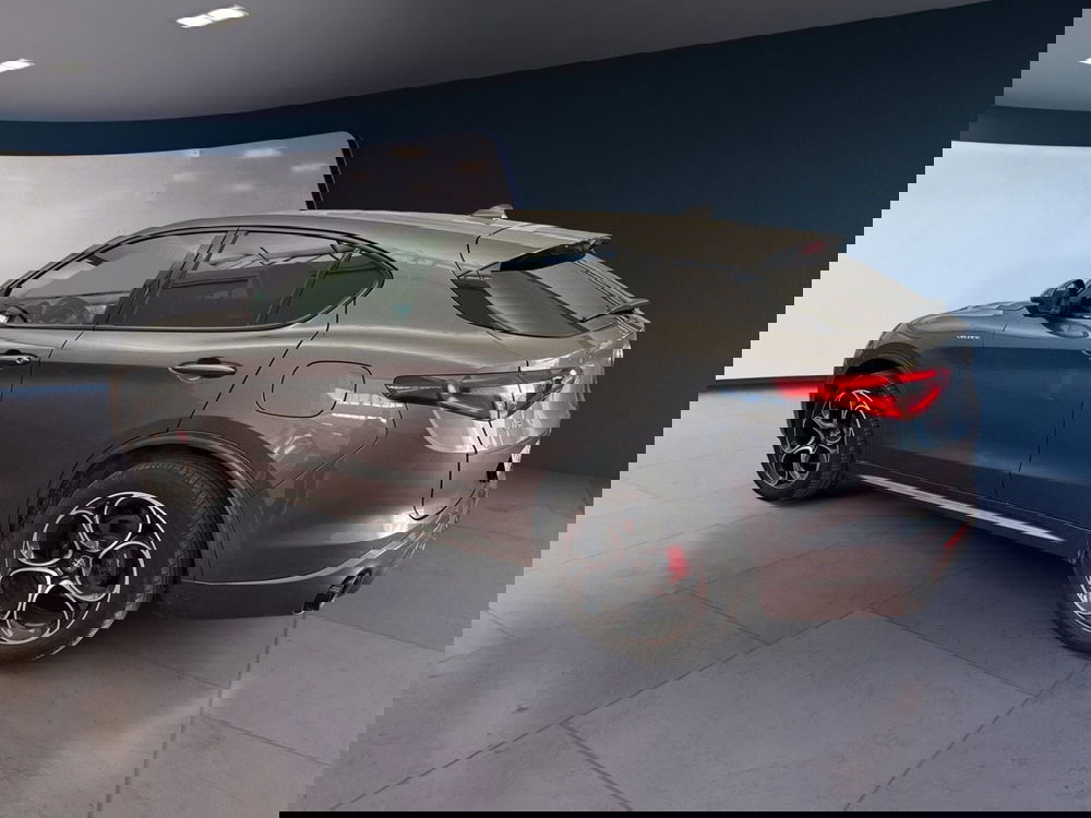 Alfa Romeo Stelvio usata a Torino (6)