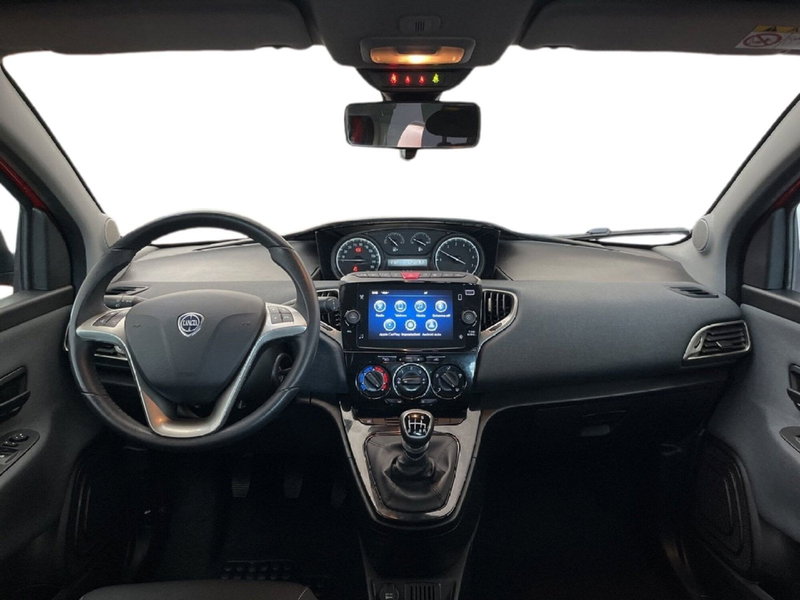 Lancia Ypsilon usata a Torino (10)