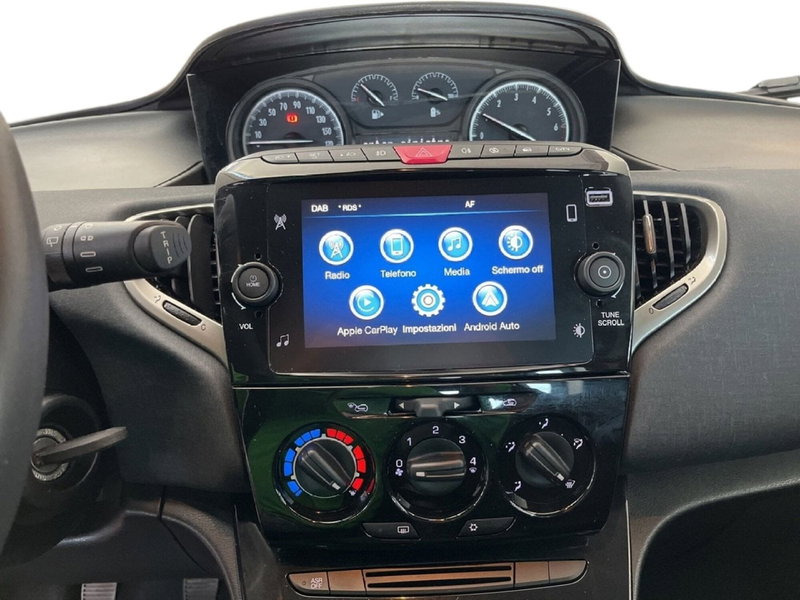Lancia Ypsilon usata a Torino (13)